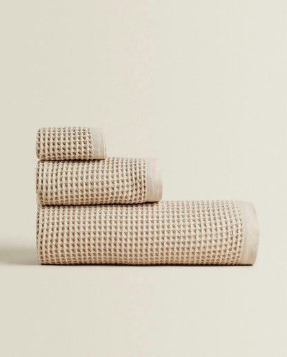 WAFFLE-KNIT COTTON TOWEL